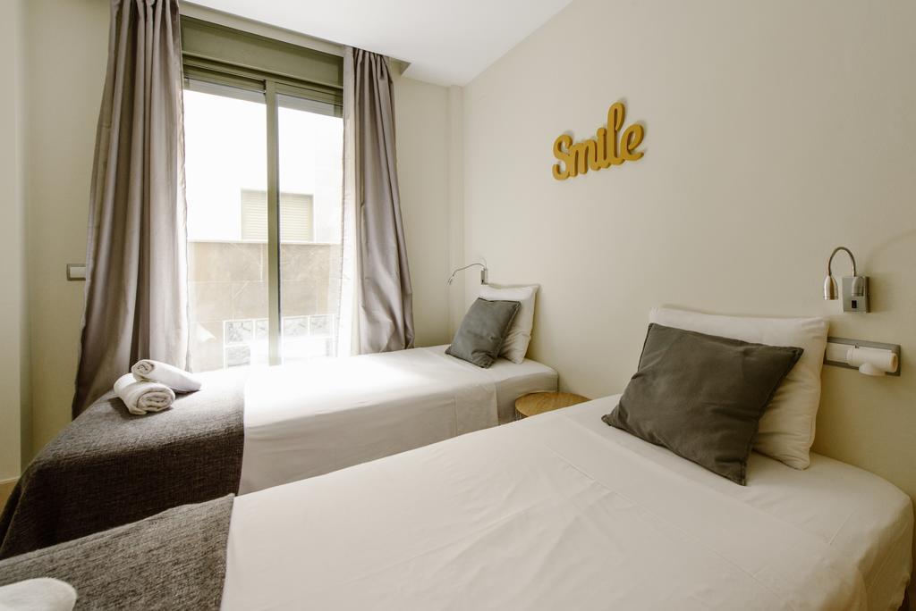 1e Azofaifo St * Seville
